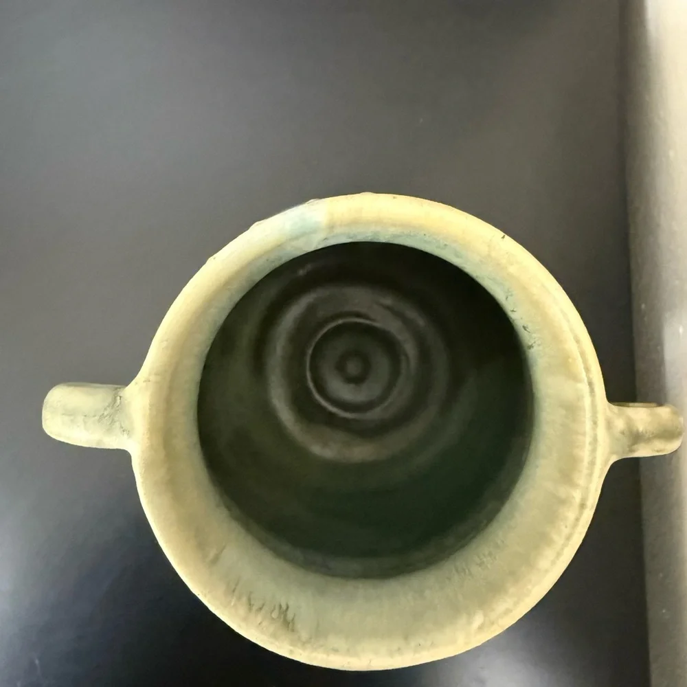 Signed‎ by Artist Ceramic Pottery Elegant Green Vase Glazed textured